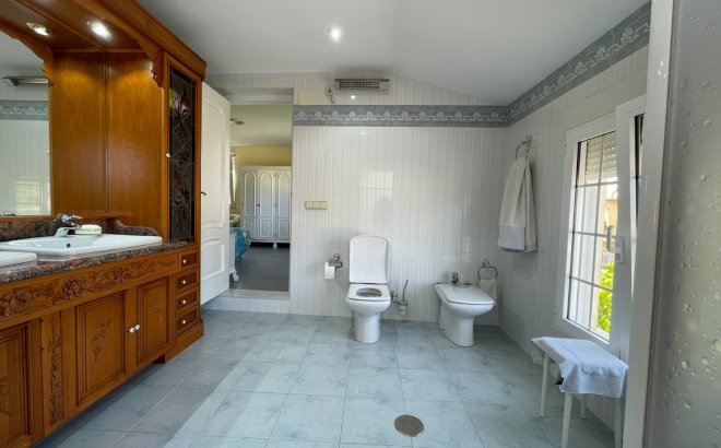 Resale - Villa -
Orihuela Costa - Costa Blanca