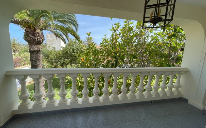 Resale - Villa -
Orihuela Costa - Costa Blanca