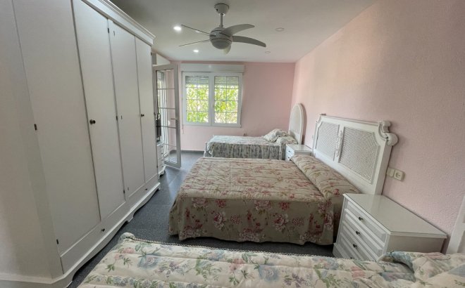 Resale - Villa -
Orihuela Costa - Costa Blanca