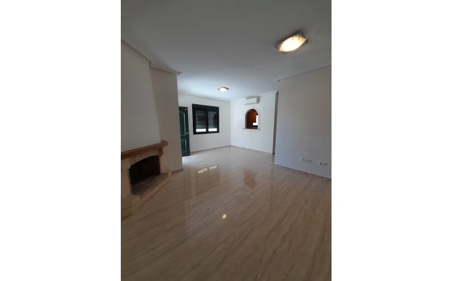 Herverkoop - Villa -
Ciudad Quesada - Costa Blanca