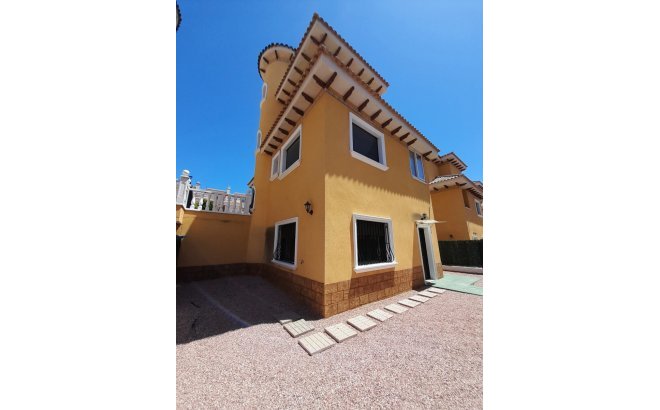 Herverkoop - Villa -
Ciudad Quesada - Costa Blanca