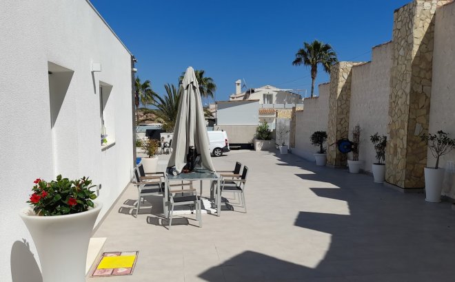 Herverkoop - Villa -
Rojales - Inland