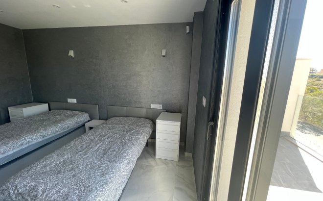 Resale - Villa -
La Mata - Costa Blanca