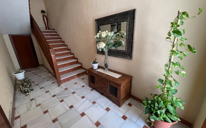 Revente - Villa -
San Miguel de Salinas - Inland