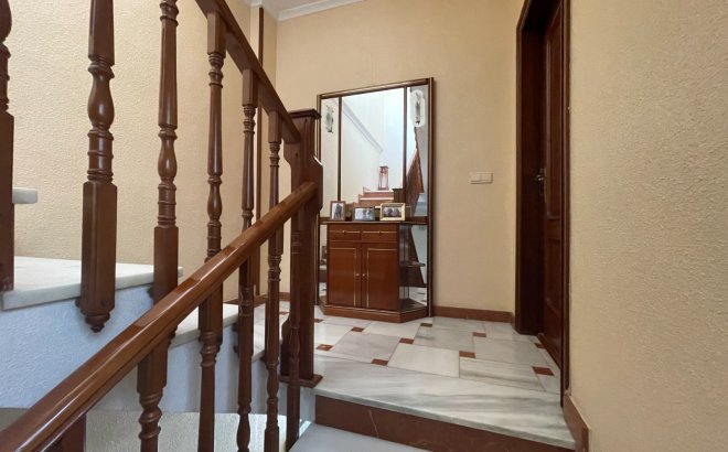 Revente - Villa -
San Miguel de Salinas - Inland