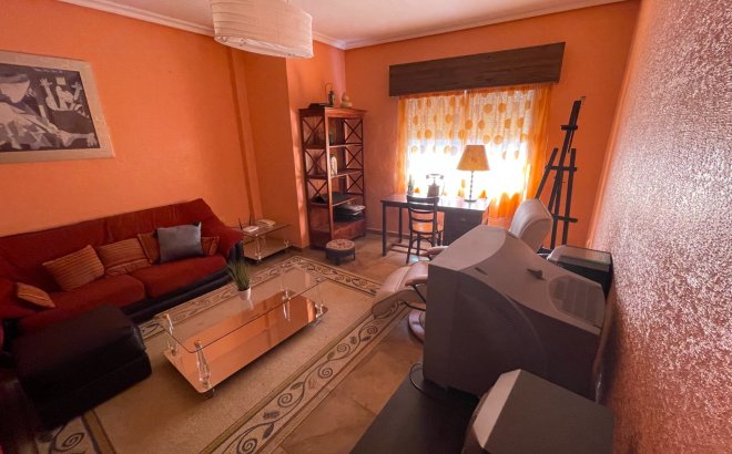 Revente - Villa -
San Miguel de Salinas - Inland