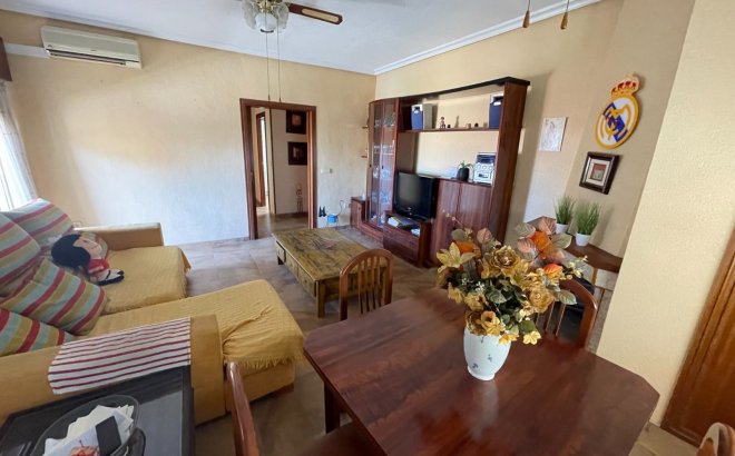 Revente - Villa -
San Miguel de Salinas - Inland