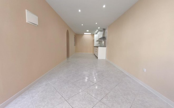 Resale - Bungalow -
Torrevieja - La Siesta - El Salado - Torreta