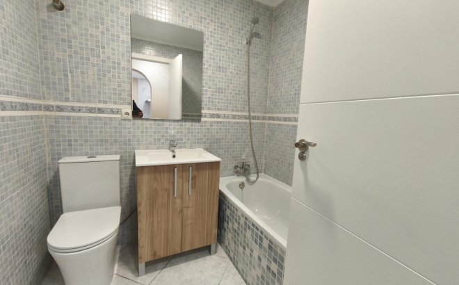 Resale - Bungalow -
Torrevieja - La Siesta - El Salado - Torreta