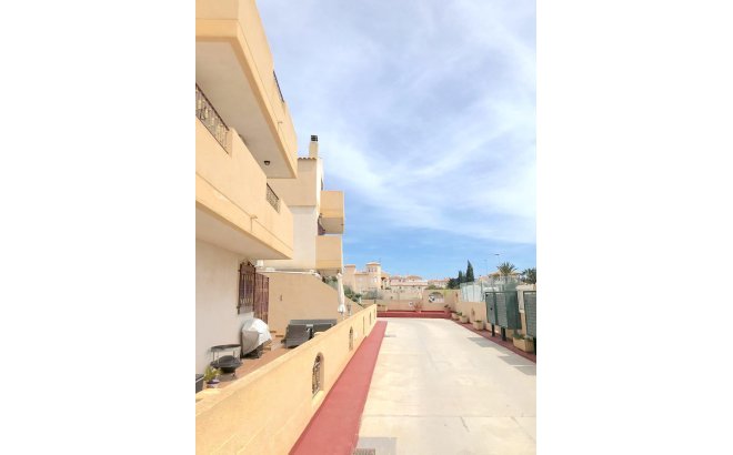 Resale - Town House -
Playa Flamenca - Costa Blanca