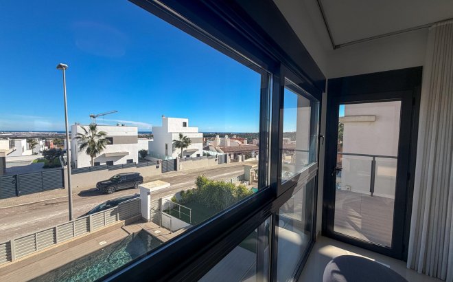 Herverkoop - Villa -
San Miguel de Salinas - Bellavista