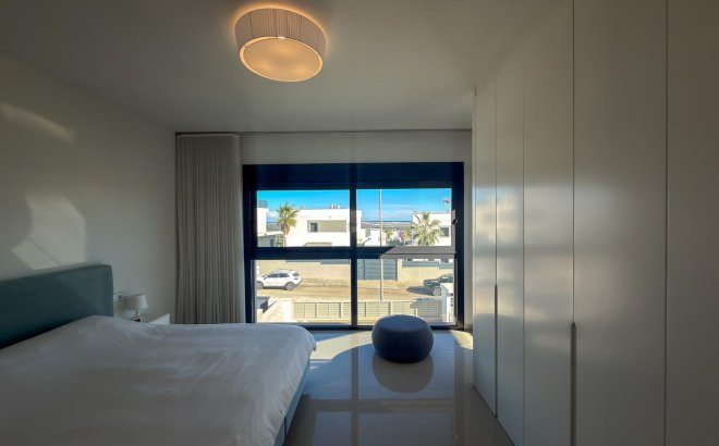 Herverkoop - Villa -
San Miguel de Salinas - Bellavista