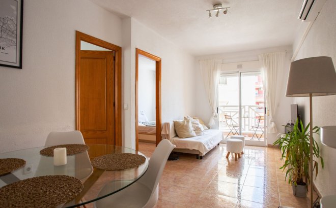 Resale - Apartment -
Torrevieja - Costa Blanca