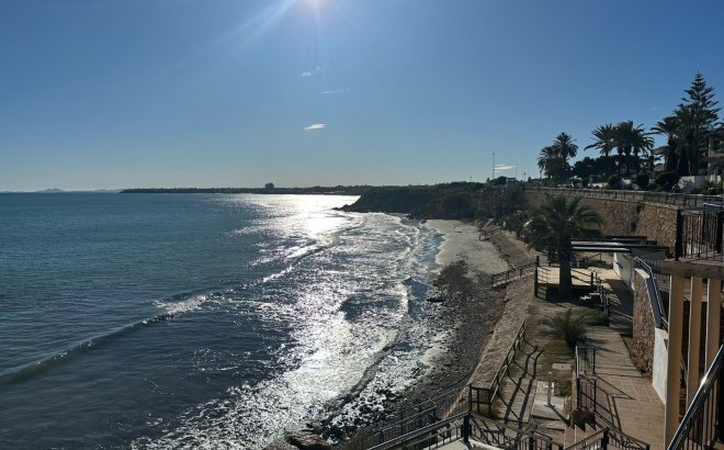 Resale - Apartment -
Punta Prima - Costa Blanca