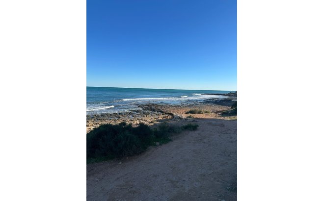 Resale - Apartment -
Punta Prima - Costa Blanca