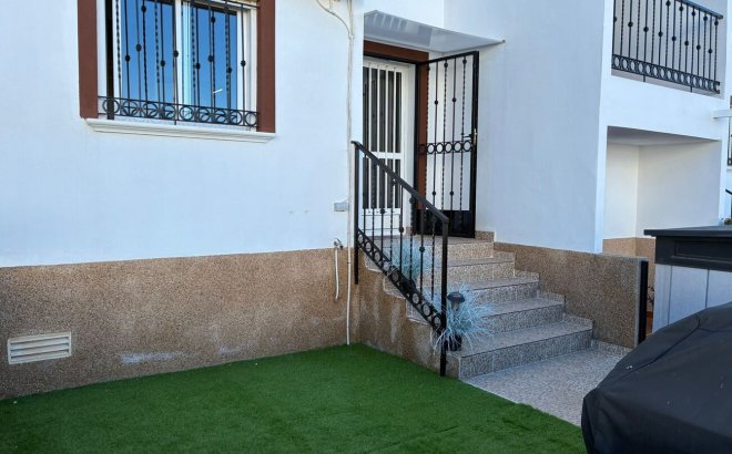 Resale - Apartment -
Punta Prima - Costa Blanca