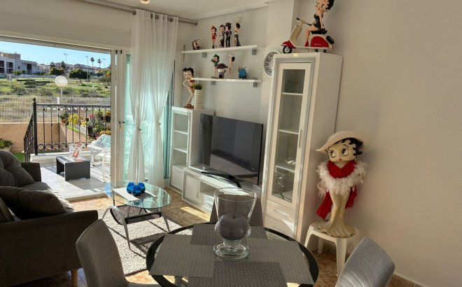 Resale - Apartment -
Punta Prima - Costa Blanca