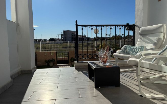 Resale - Apartment -
Punta Prima - Costa Blanca