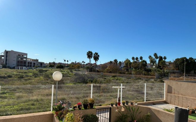 Resale - Apartment -
Punta Prima - Costa Blanca