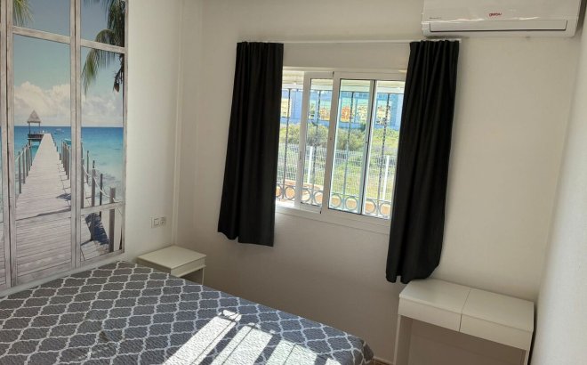 Resale - Apartment -
Punta Prima - Costa Blanca