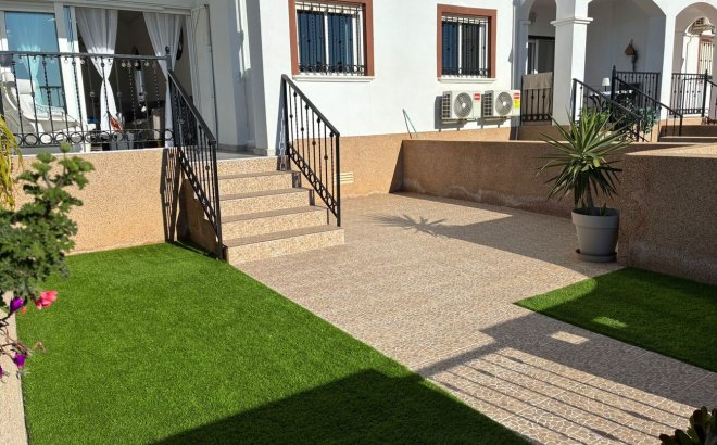 Resale - Apartment -
Punta Prima - Costa Blanca