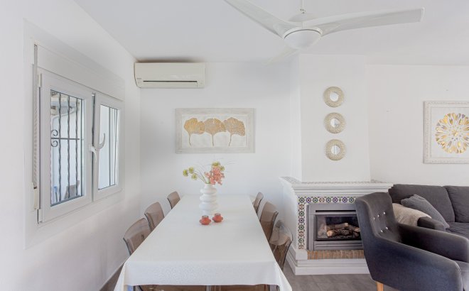 Resale - Villa -
Orihuela Costa - Costa Blanca