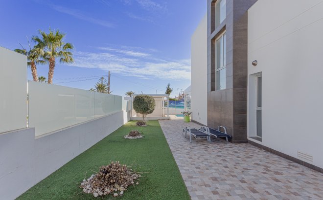 Resale - Villa -
Orihuela Costa - Costa Blanca