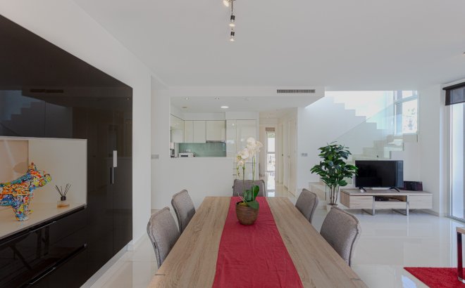 Resale - Villa -
Orihuela Costa - Costa Blanca