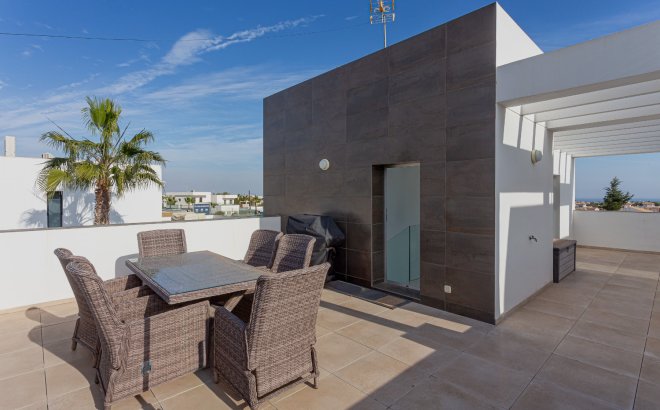 Resale - Villa -
Orihuela Costa - Costa Blanca