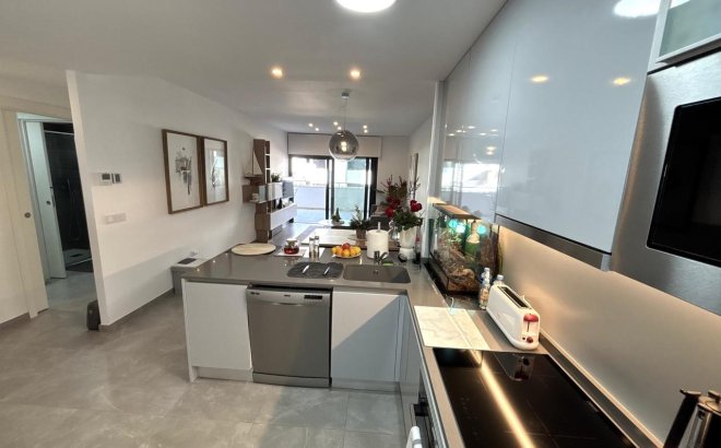 Herverkoop - Appartement -
Playa Flamenca - Costa Blanca