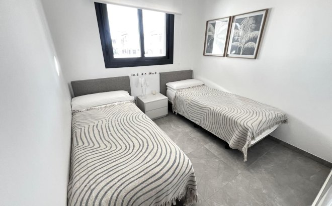 Herverkoop - Appartement -
Playa Flamenca - Costa Blanca