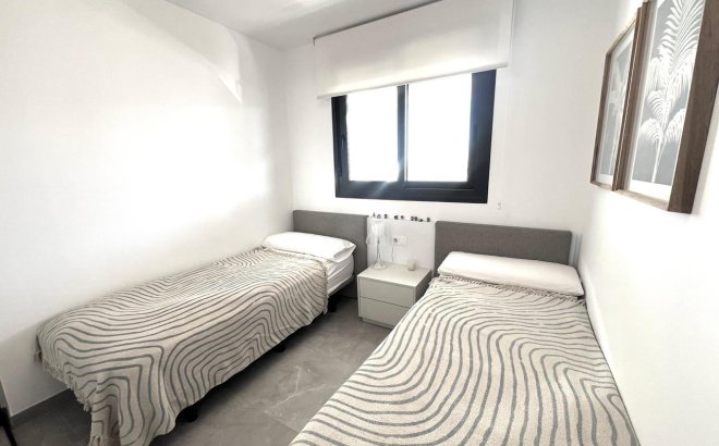 Herverkoop - Appartement -
Playa Flamenca - Costa Blanca