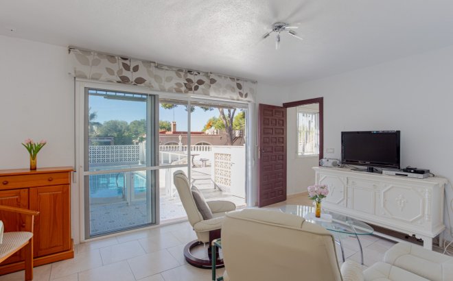 Resale - Villa -
Torrevieja - Costa Blanca