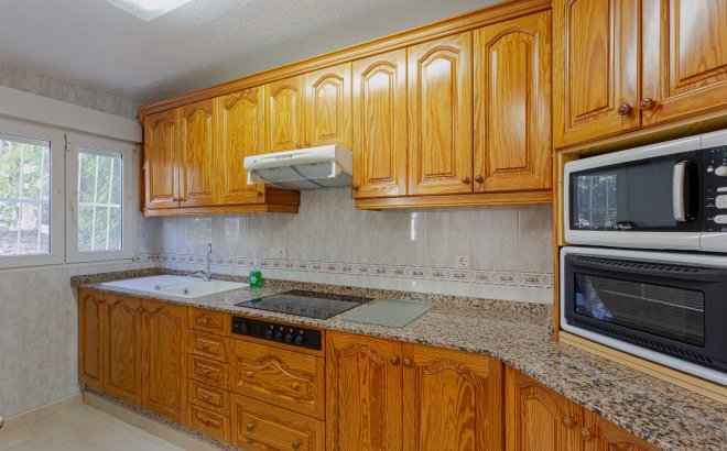 Resale - Villa -
Torrevieja - Costa Blanca