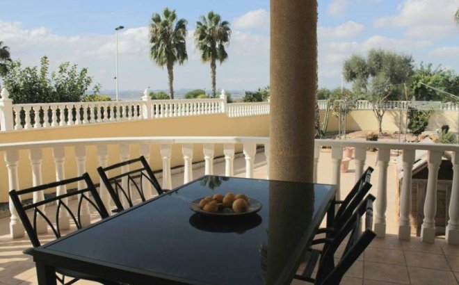 Resale - Villa -
Torrevieja - La Siesta - El Salado - Torreta