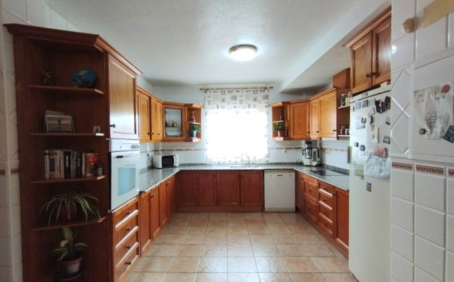 Resale - Villa -
Torrevieja - La Siesta - El Salado - Torreta