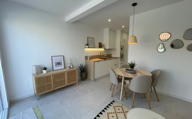 Resale - Bungalow -
Torrevieja - Costa Blanca