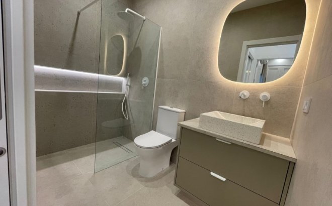 Resale - Bungalow -
Torrevieja - Costa Blanca