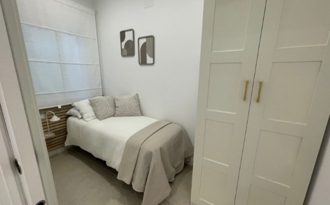 Resale - Bungalow -
Torrevieja - Costa Blanca