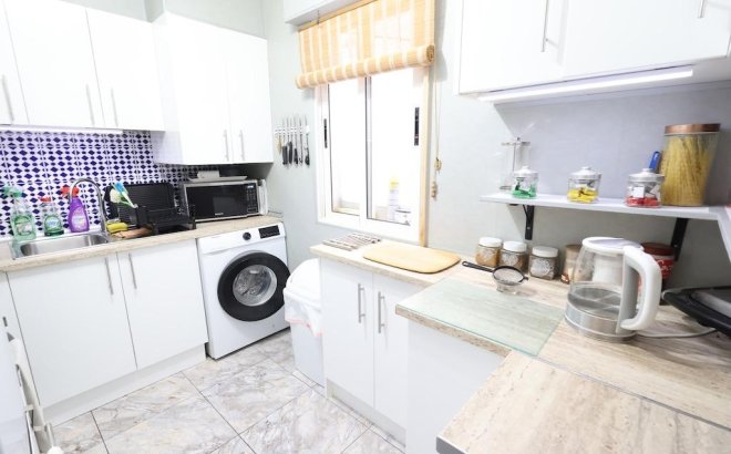 Resale - Bungalow -
Torrevieja - Costa Blanca