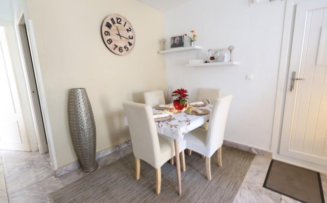 Resale - Bungalow -
Torrevieja - Costa Blanca