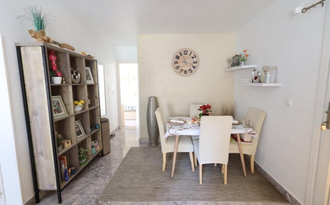 Resale - Bungalow -
Torrevieja - Costa Blanca