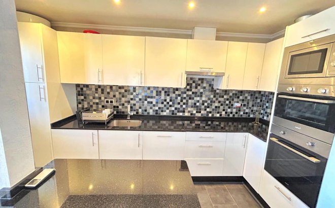 Resale - Town House -
Villamartin - Costa Blanca