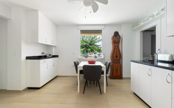 Resale - Villa -
Torre de la Horadada - Costa Blanca