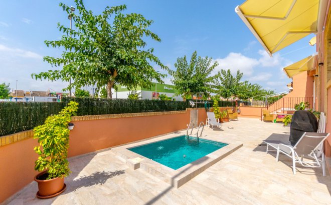 Resale - Villa -
Torre de la Horadada - Costa Blanca