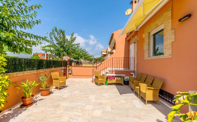 Resale - Villa -
Torre de la Horadada - Costa Blanca