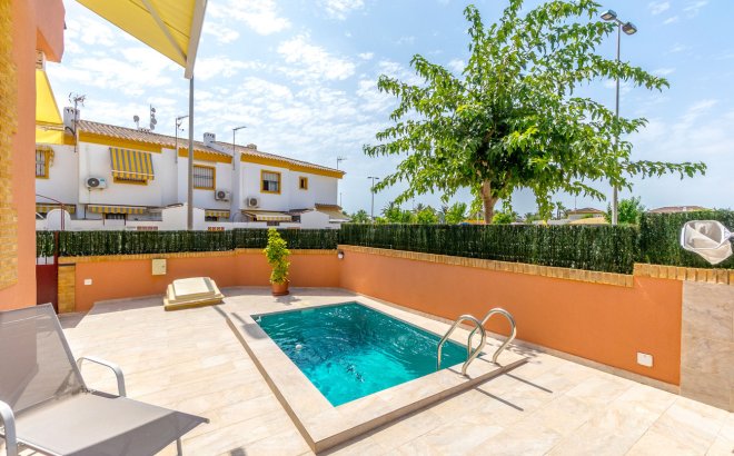 Resale - Villa -
Torre de la Horadada - Costa Blanca