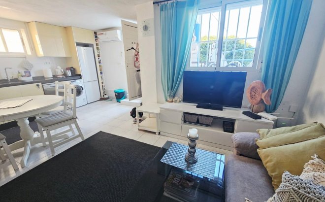 Herverkoop - Dúplex -
Torrevieja - Cabo Cervera