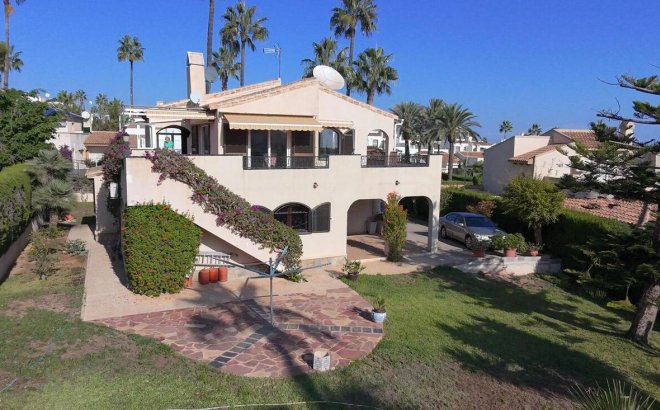 Resale - Villa -
Villamartin - Costa Blanca