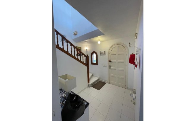 Resale - Villa -
Villamartin - Costa Blanca